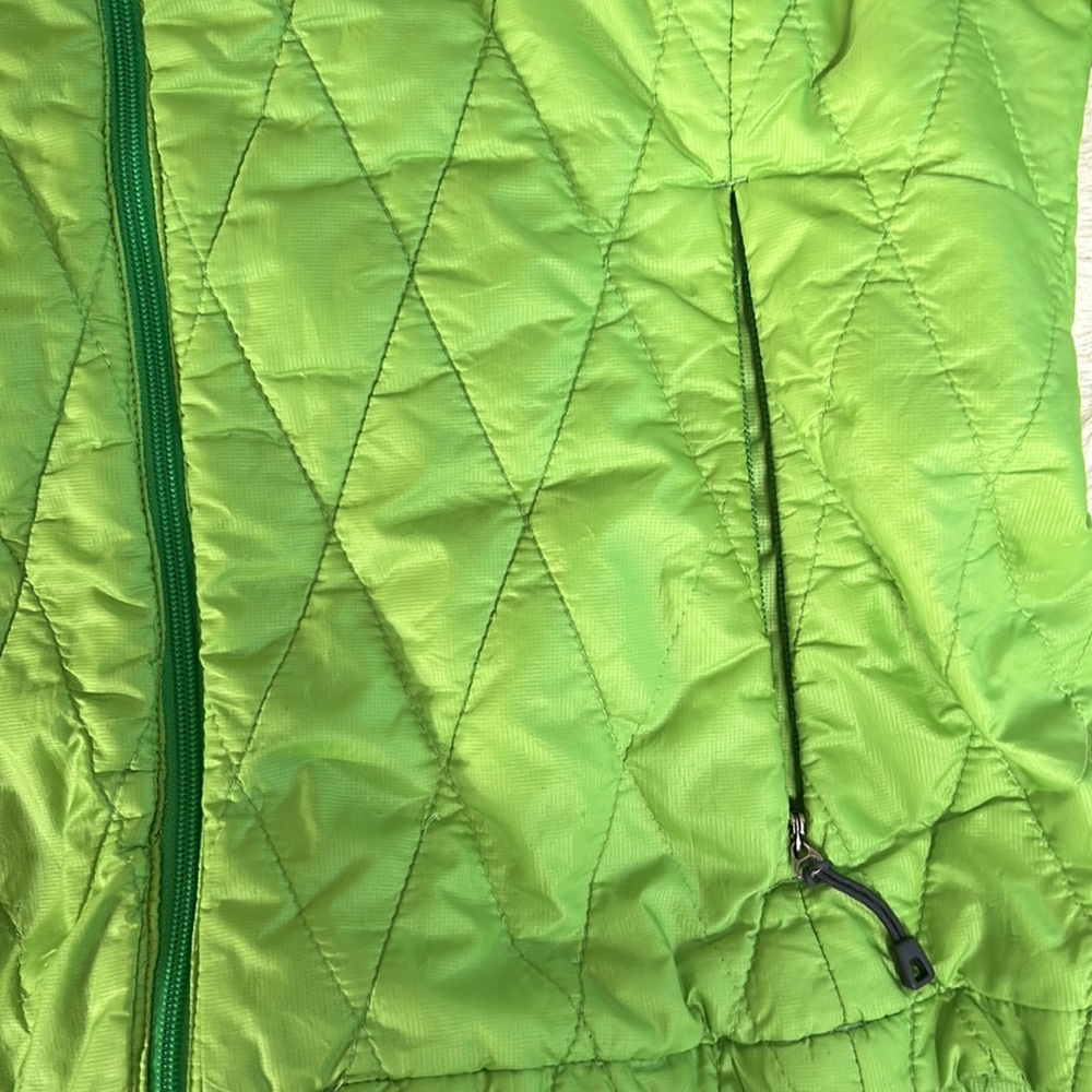 Patagonia Light Weight Long Sleeve Quilted Jacket - Picture 4 of 6